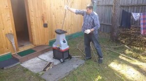 #Как_мы_делаем_мульчу#измельчитель_срезанных_садовых_веток #огородные_дела#мульчирование_почвы