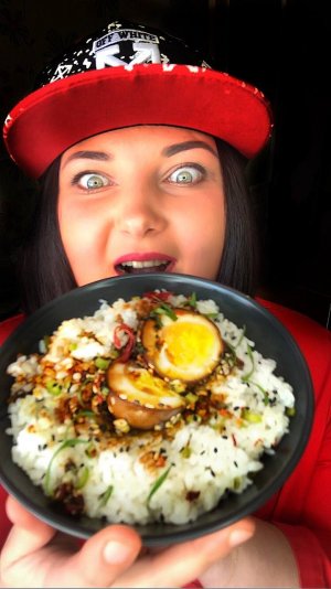 ЯЙЦА маринованные в СОЕВОМ соусе | яркая закуска в азиатском стиле #рецепт #яйца #топ