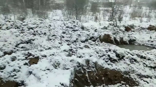 Экскаватор JSB копает пруды зимой, запускаю цветных карасей и линя. Excavator digs ponds in winter.