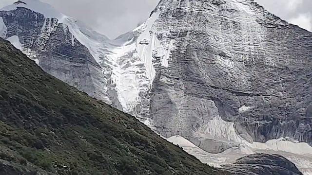 Yading, China смотреть онлайн