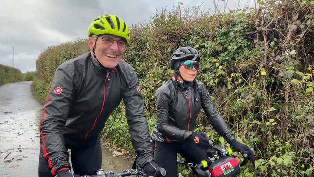 We Knew We'd Get Wet, But We Weren't Expecting This! смотреть онлайн