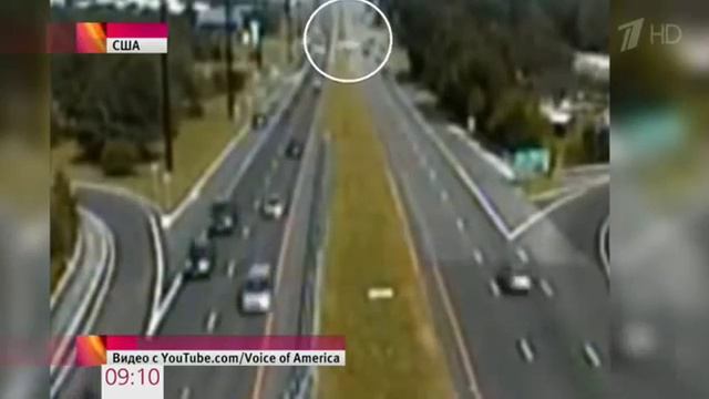 Незапланированный урок экстрима получили ученики парашютной школы в США смотреть онлайн