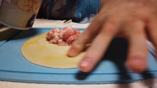 Готовлю чебуреки из рубленной свинины