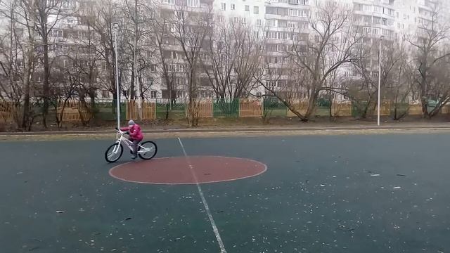 как делать развороты и круги на велике смотреть онлайн