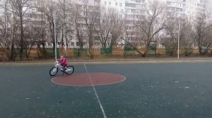 как делать развороты и круги на велике