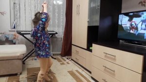 Танец. "Выход из-за печки"