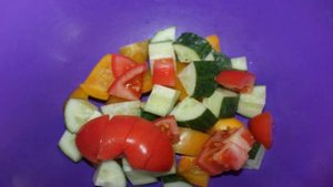 Салат с вялеными томатами