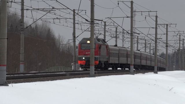 EP2K-183 with a train Saint-Petersburg — Kislovodsk, Torbino, 82 km/h смотреть онлайн