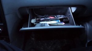 Плавное открытие бардачка Kia Spectra
