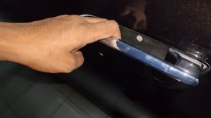 How to open door in new S class & Maybach(Mercedes Benz) with manual key ?