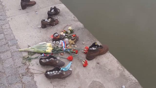 Будапешт набережная мемориал в память об погибших от фашизма смотреть онлайн