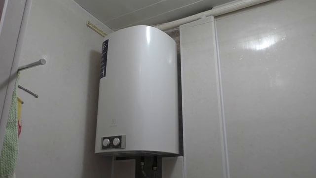 ОНЛАЙН ТРЕЙД.РУ — Водонагреватель накопительный Electrolux EWH 80 Formax смотреть онлайн