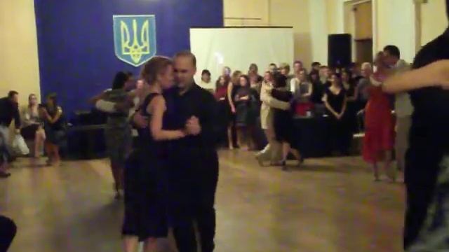 Выступление представителей школ танго в Киеве.Милонга смотреть онлайн
