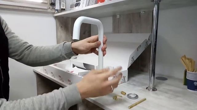 Видео обзор Кухонного смесителя Franke Elegance Белый 115.0296.804 распаковка смотреть онлайн