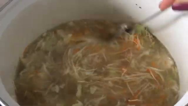 Поливка белорусская. Густой суп из свежей капусты без картофеля на сметане смотреть онлайн