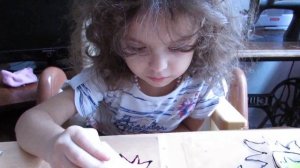 Рисуем первый раз витражи на стекле, витражные краски по стеклу для детей светящиеся