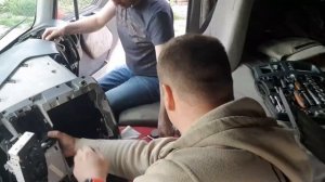 Покраска пластика салона Renault Premium DXI (ФИНИШ). Установили на раму манипулятор.