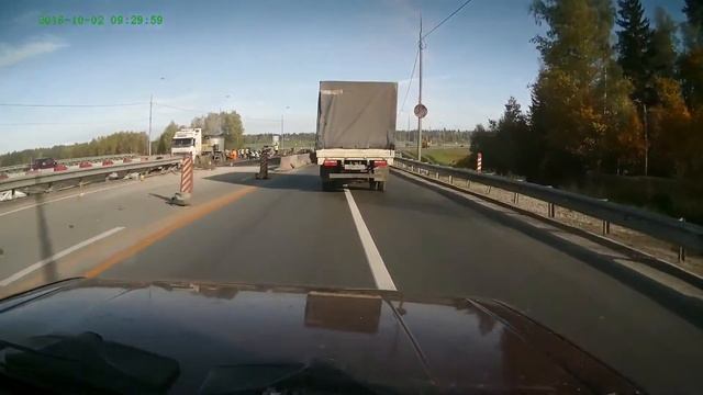 Дмитровское шоссе 42 км , 2 октября 2016 ,9 часов 28 минут, О300тм777 . смотреть онлайн