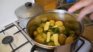 Как очень вкусно приготовить молодую картошку (за уши не оттянешь)