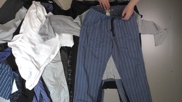 лот 2583 Мужские Пижамы и термобелье (8 кг ,27 шт, 13500 руб, 500 руб/компл) смотреть онлайн