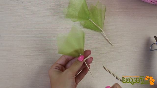 Как сделать фунтики из органзы для букета из конфет. Handmade. How to make a grass bouquet of candy