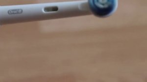 Электрическая зубная щетка Oral B Работа