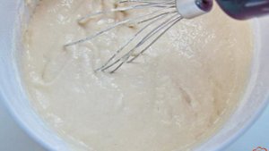 Оладьи на ряженке с бананом и яблоком