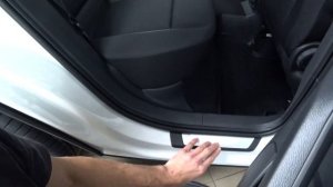 Skoda Kаroq установка защитных накладок на пороги.