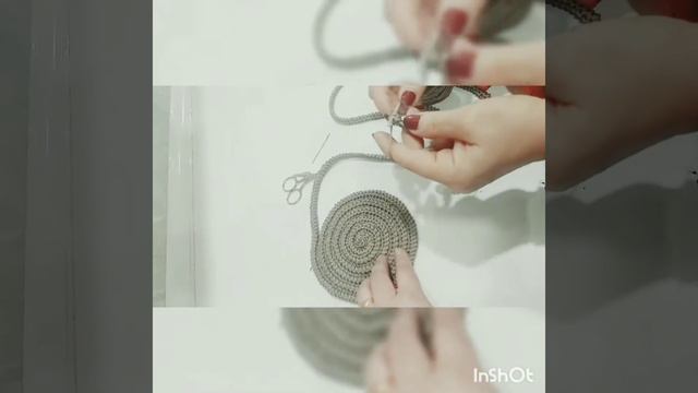 вязаная салфетка из шнура, крючком