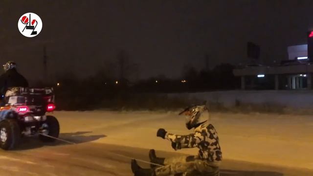 В Екб шутники устроили заезд на покрышке. Real Video смотреть онлайн