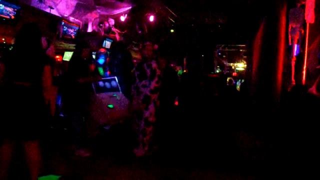 DJ MRELLGATO LIVE AT THE BEACH CLUB 2012 HALLOWEEN PARTY смотреть онлайн