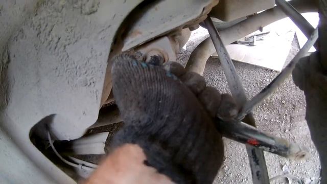 FORD MONDEO MK 3 / Замена втулок ЗАДНЕГО стабилизатора НЕ РАЗРЕЗАЯ их! смотреть онлайн