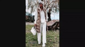 Как одеваться женщинам за 60 осенью 2022