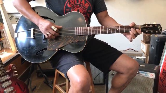 1930's Gibson L-50 смотреть онлайн