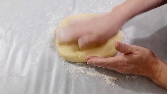 TORTA DE MAÇÃ TRANÇADA! SIMPLES, FÁCIL E DELICIOSA... смотреть онлайн