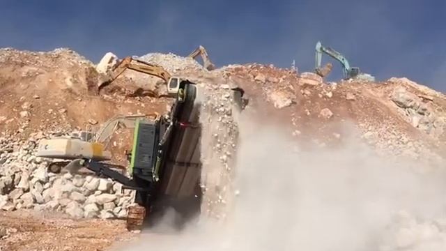 Mobile Jaw Crusher\Mobile Cone Crusher\Мобильная щековая дробилка \ Мобильная конусная дробилка