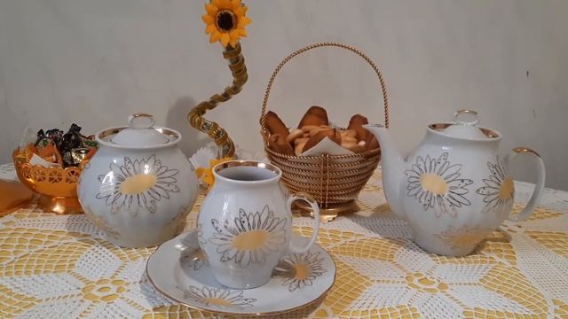 Сервировка стола к чаепитию. Дулево "Ромашки"2021г.#сервировкастолакчаепитию смотреть онлайн