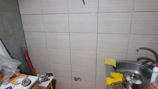 ремонт своими руками кухня рабочая стенка стяжка плитка смотреть онлайн
