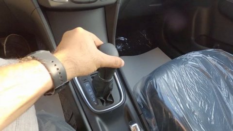 استعراض مواصفات سوزوكي سياز 2022 لون فضي