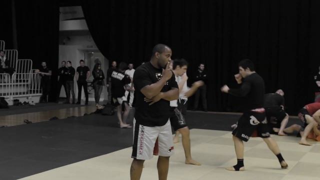 Даниэль Кормье Кейн Веласкес Боб Кук и Алексей Жернаков в Тюмени