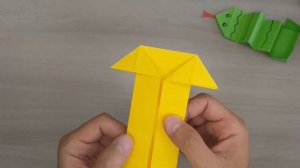 ВЫПРЫГИВАЮЩАЯ змея из бумаги. ОРИГАМИ РОЗЫГРЫШ. ЗМЕЙКА