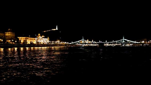 Будапешт. Ночная прогулка по  Дунаю.