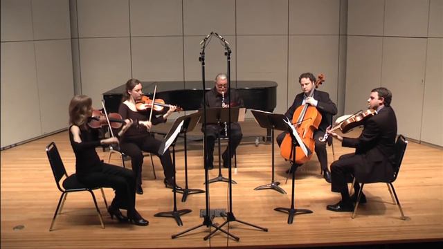 Gerald Finzi: Five Bagatelles for Clarinet and String Quartet смотреть онлайн