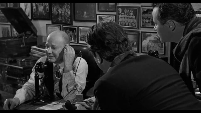 Вы что, два гомика?.В джазе только девушки смотреть онлайн