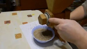 Измельчаем комбикорм для перепелов
