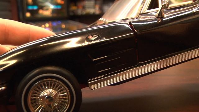 CGR Garage - 1963 CORVETTE 1/18th scale Ertl car review смотреть онлайн