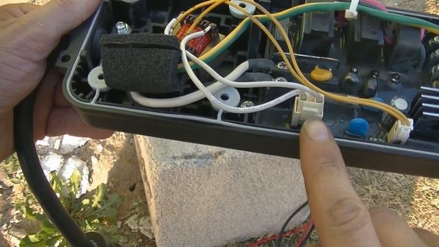 Ремонт и переделка зарядки Nissan Leaf.  Часть 2. Замена трансформатора и варистора.