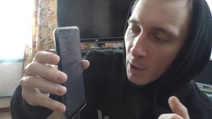 Почему флешка пишет повреждена на телефоне?