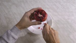 Как почистить гранат. Лайфхак как чистить гранат.Как разрезать гранат.