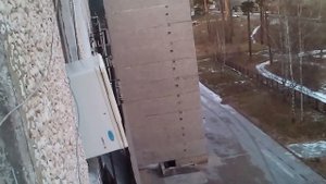 Скинули холодильник с 5 этажа
